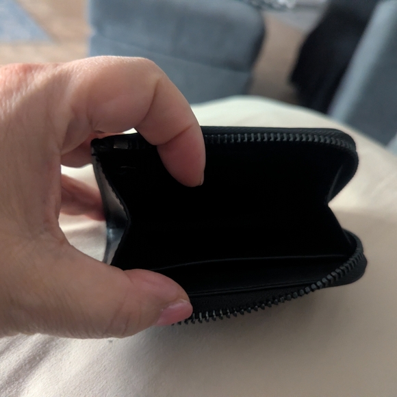 2 Black Leather L-zip Card Holder Set - Picture 4 of 7